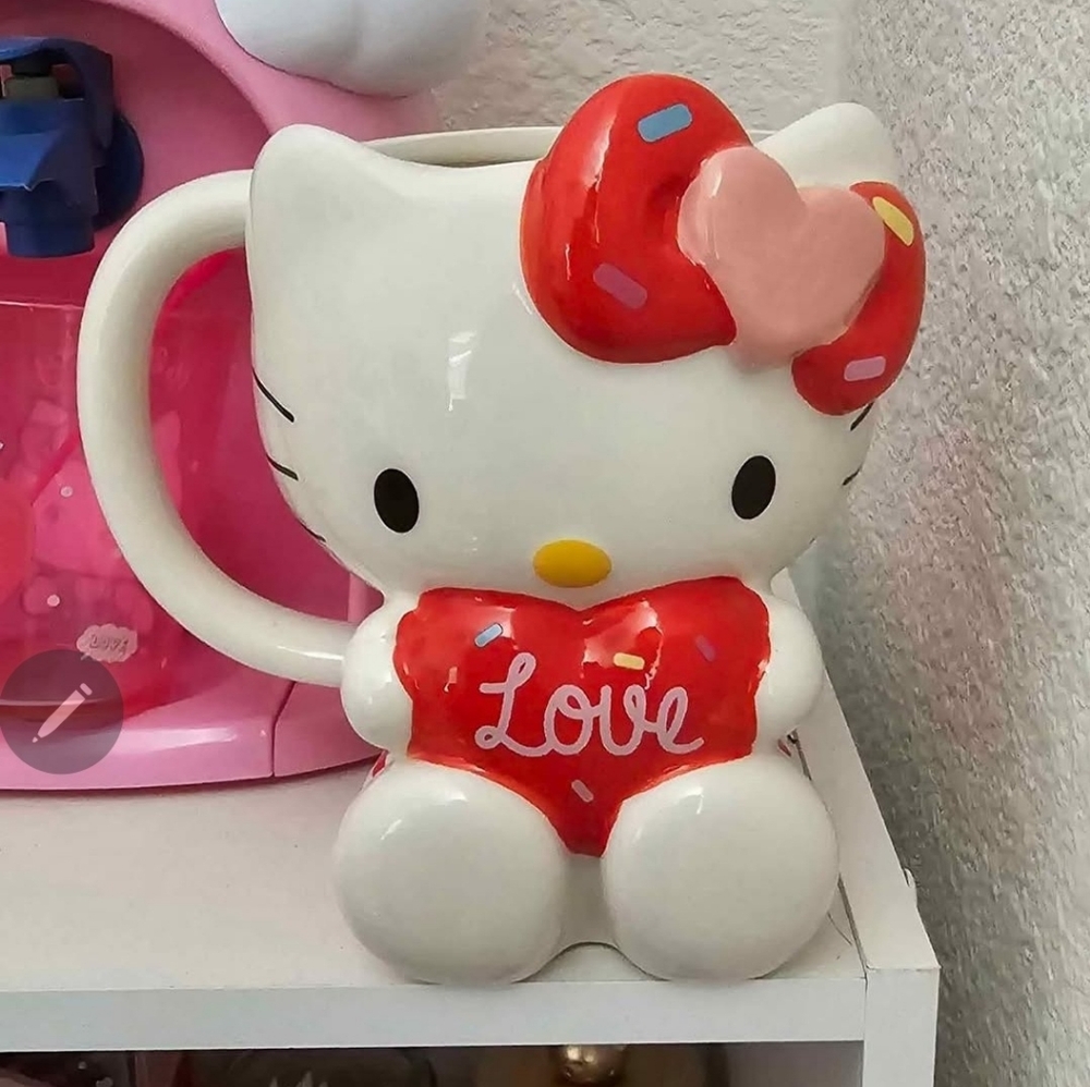 Hello Kitty Love Mug